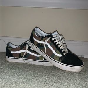 Men’s vans woodland camo old skool shoes / Size 11